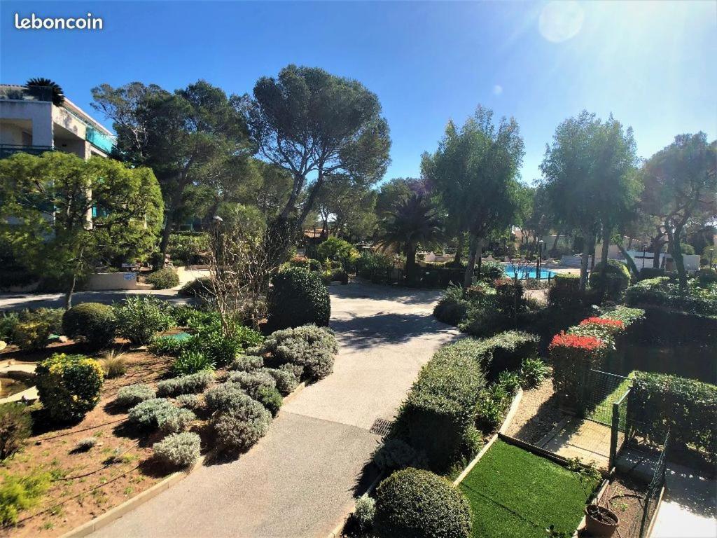 Saint-Raphael, Boulouris, F2 Dans Belle Residence 3 Piscines, Proche Bord De Mer Exterior foto